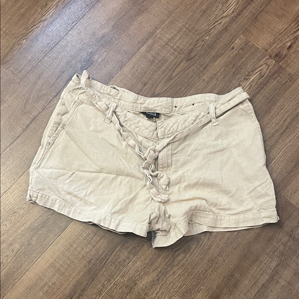 A.n.a Beige Women's Cargo Shorts